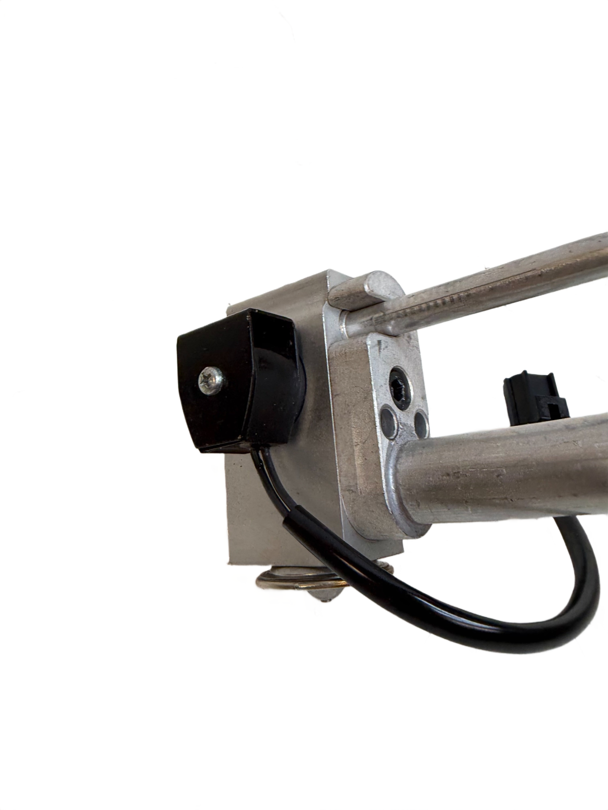 2012-16 Tesla Model S TXV Cabin Valve & Solenoid Suction Pipe Hose 1028400-00-D