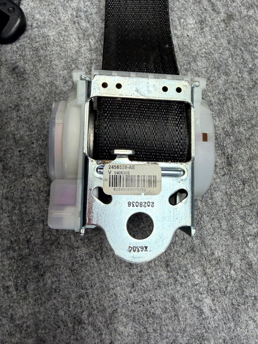 ♦️2012 - 2020 TESLA MODEL S REAR LEFT SEAT BELT WITH RETRACTOR OEM, 1023136-00-C
