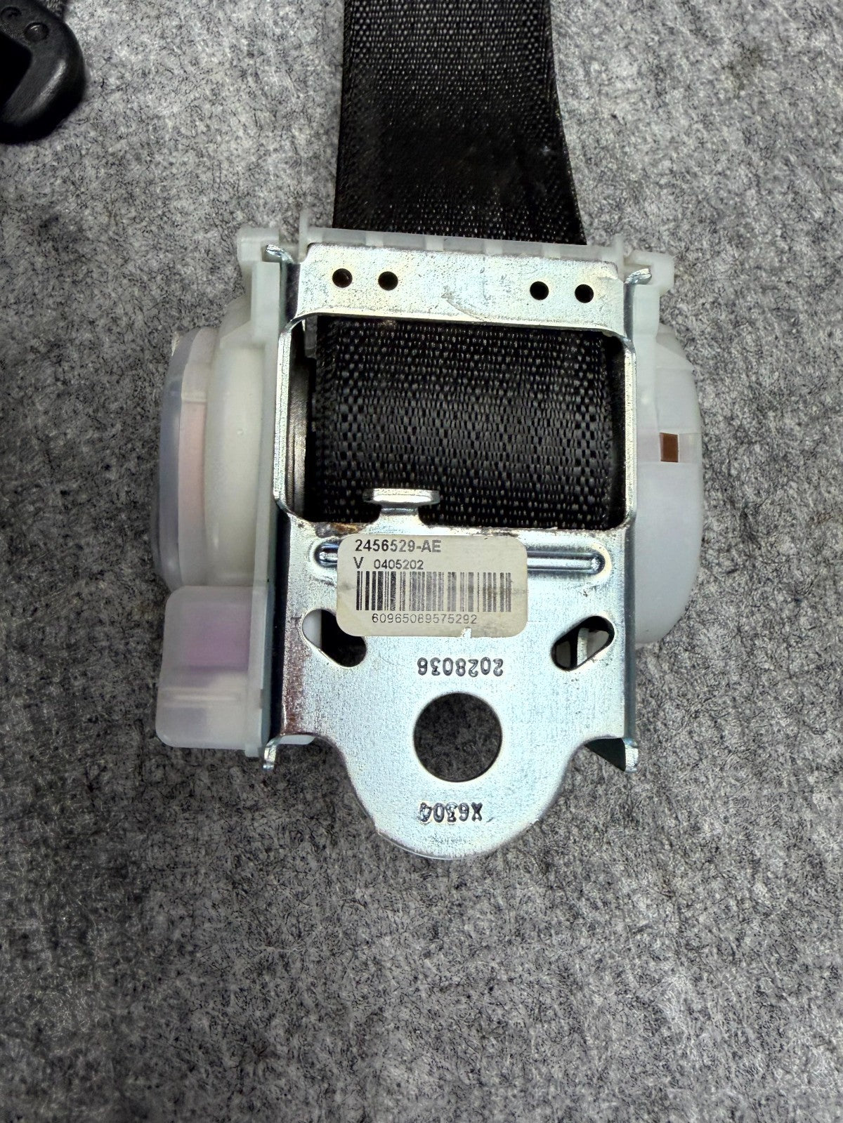 ♦️2012 - 2020 TESLA MODEL S REAR LEFT SEAT BELT WITH RETRACTOR OEM, 1023136-00-C
