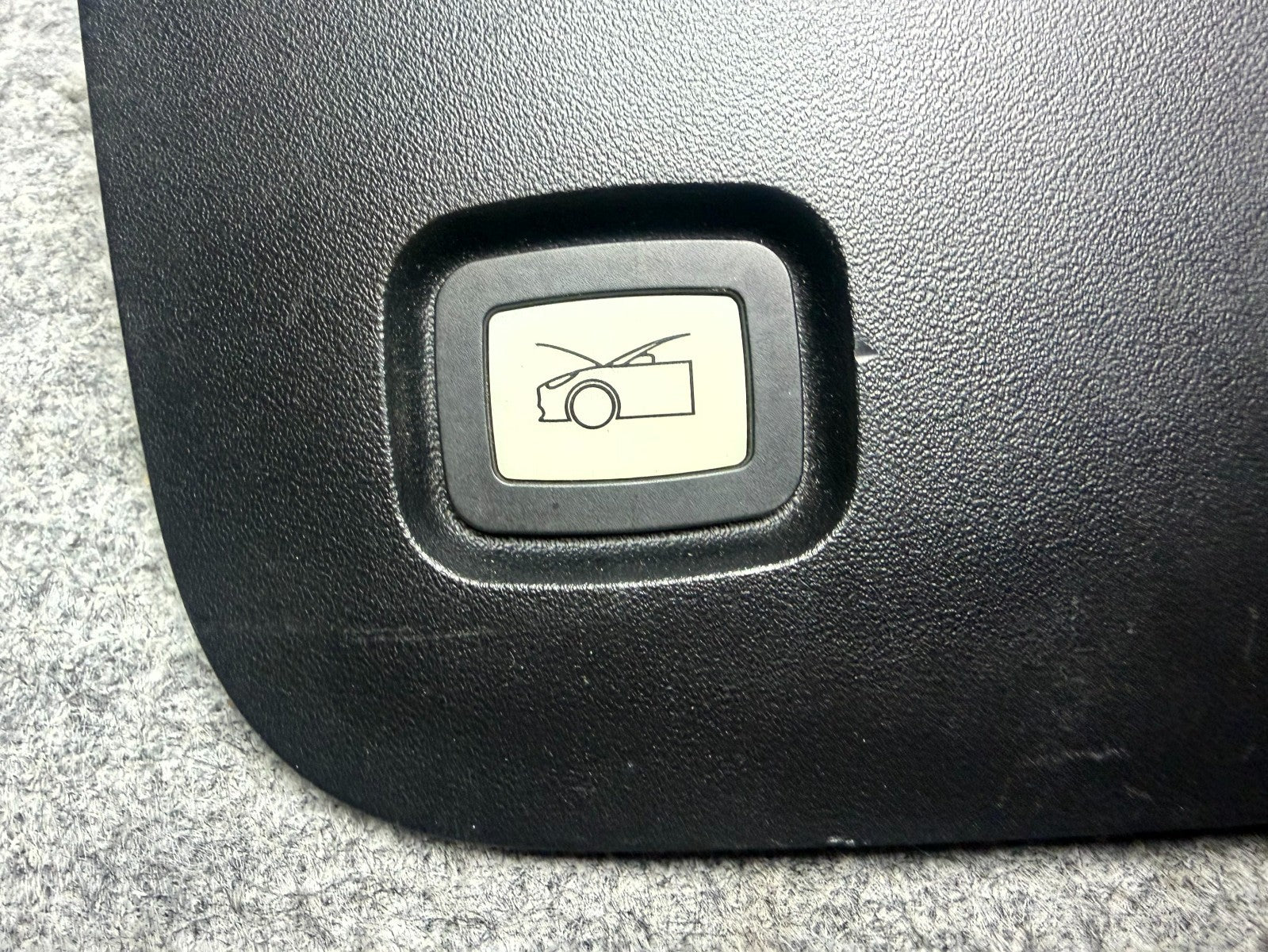 ♦️17–23 TESLA MODEL 3 FRONT FRUNK CLOSE OUT PANEL HOOD LATCH COVER OEM 109585800