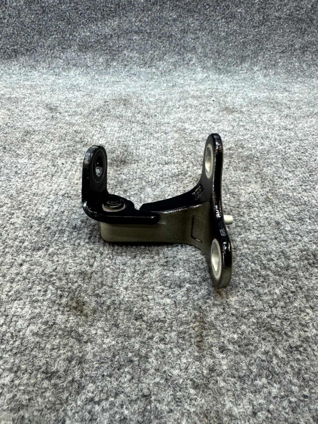 2020-2024 TESLA MODEL Y FRONT RIGHT PASSENGER SIDE DOOR HINGE OEM, 1626075-00-C