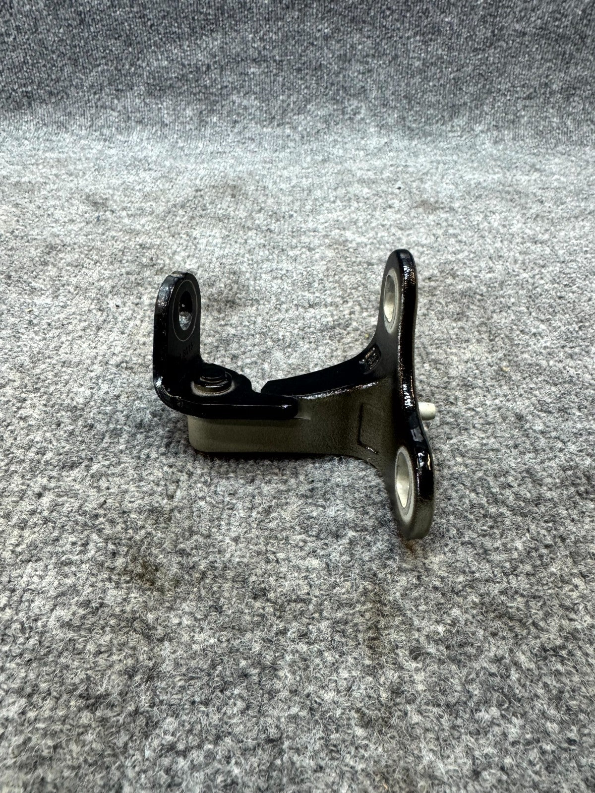 2020-2024 TESLA MODEL Y FRONT RIGHT PASSENGER SIDE DOOR HINGE OEM, 1626075-00-C