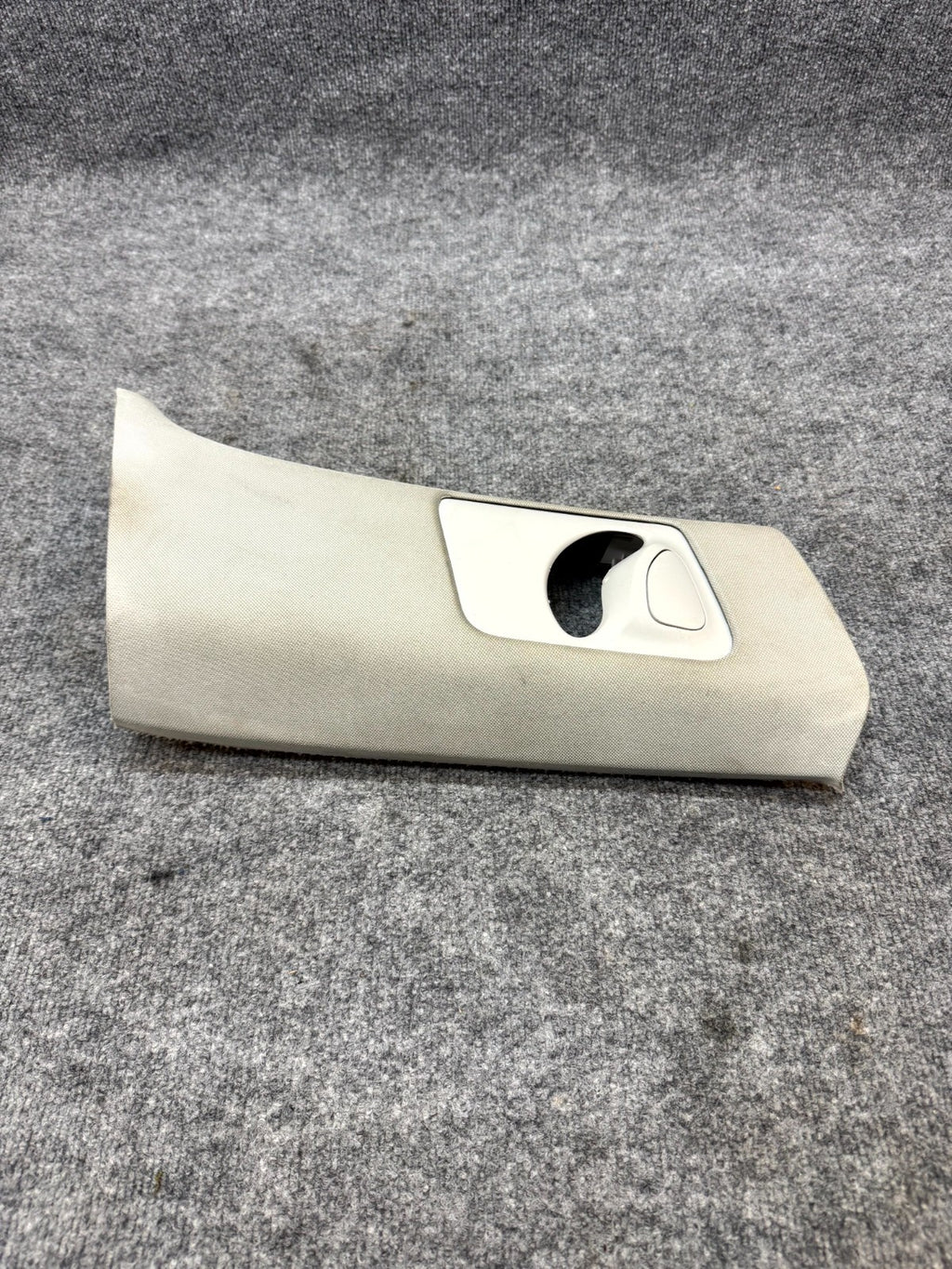 2017‑ 2023 TESLA MODEL 3 RIGHT SIDE B‑PILLAR TRIM COVER PANEL OEM, 1086255-01-K