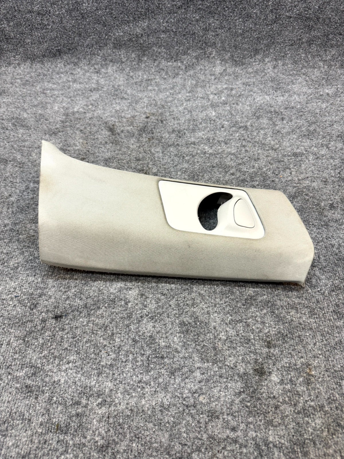 2017‑ 2023 TESLA MODEL 3 RIGHT SIDE B‑PILLAR TRIM COVER PANEL OEM, 1086255-01-K