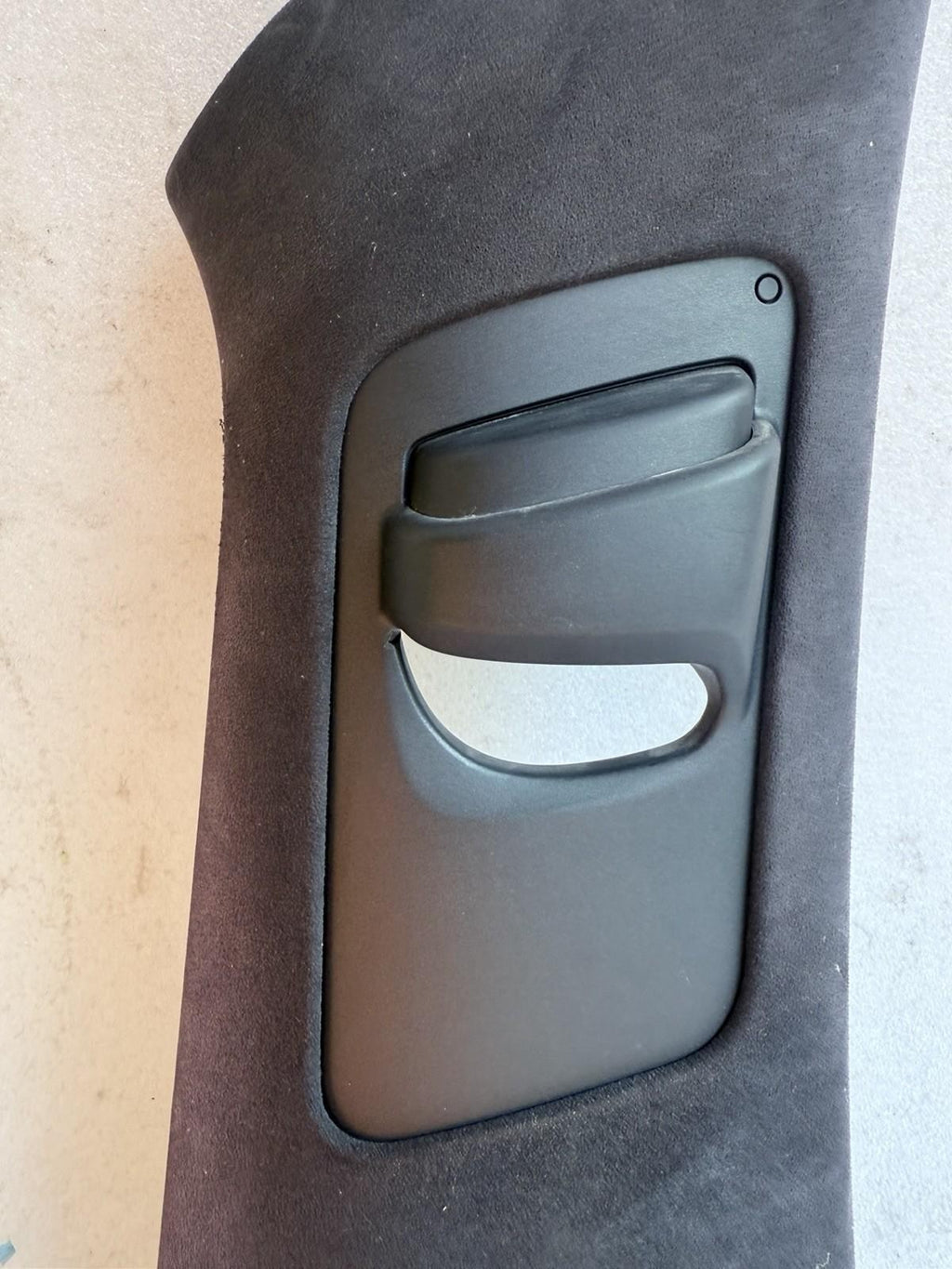 ♦️16-20 TESLA MODEL X RIGHT SIDE B PILLAR UPPER TRIM COVER PANEL OEM, 1035954-00