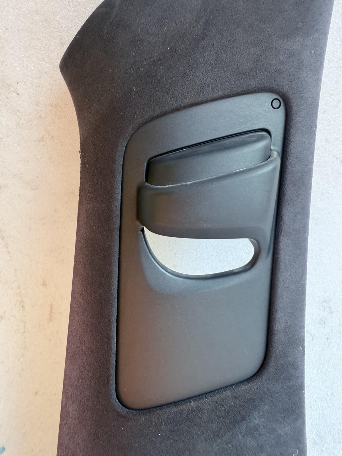 ♦️16-20 TESLA MODEL X RIGHT SIDE B PILLAR UPPER TRIM COVER PANEL OEM, 1035954-00