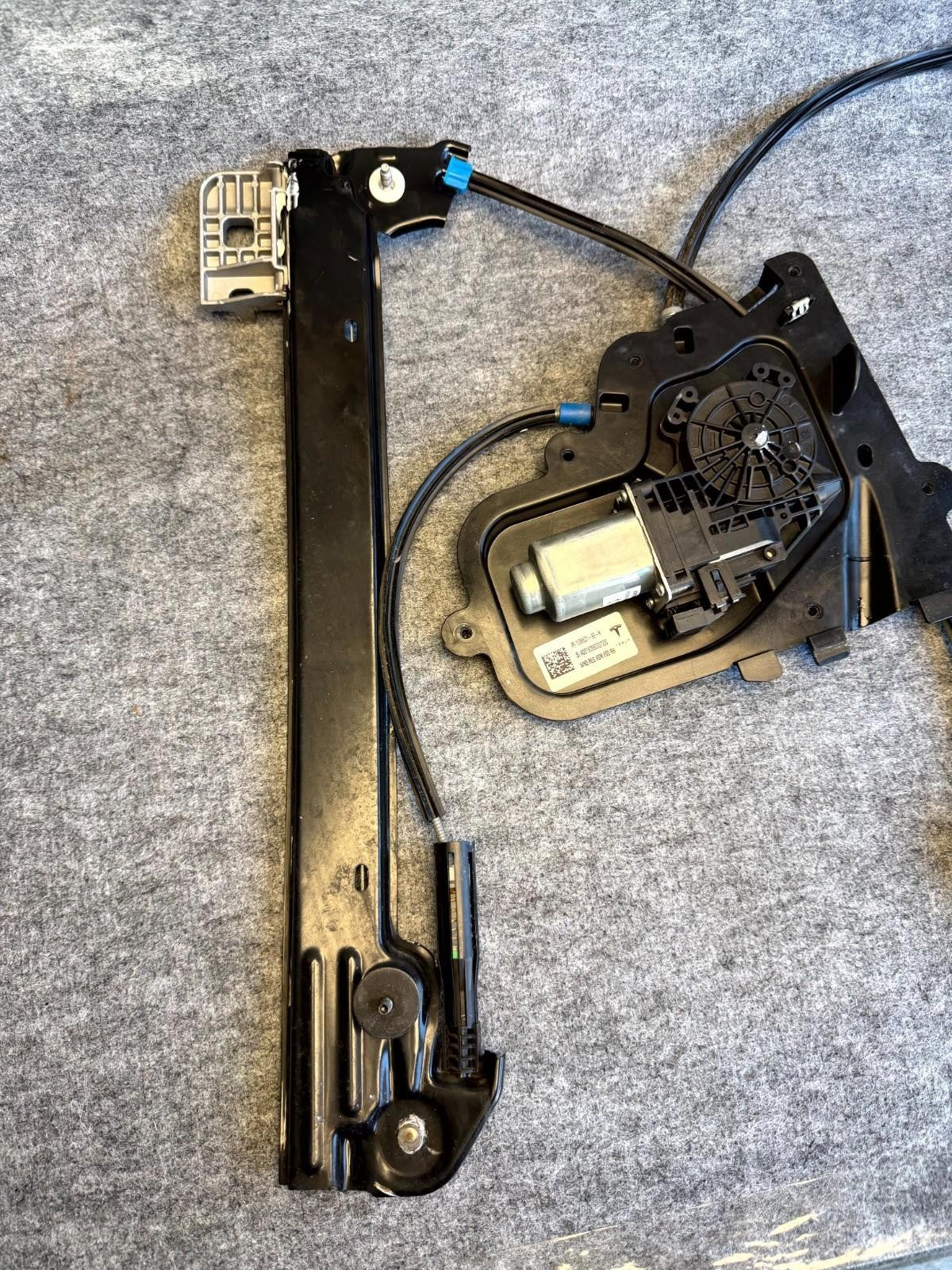 ♦️17-23 TESLA MODEL 3 FRONT RIGHT WINDOW REGULATOR W/ MOTOR OEM, 1096621-99-H