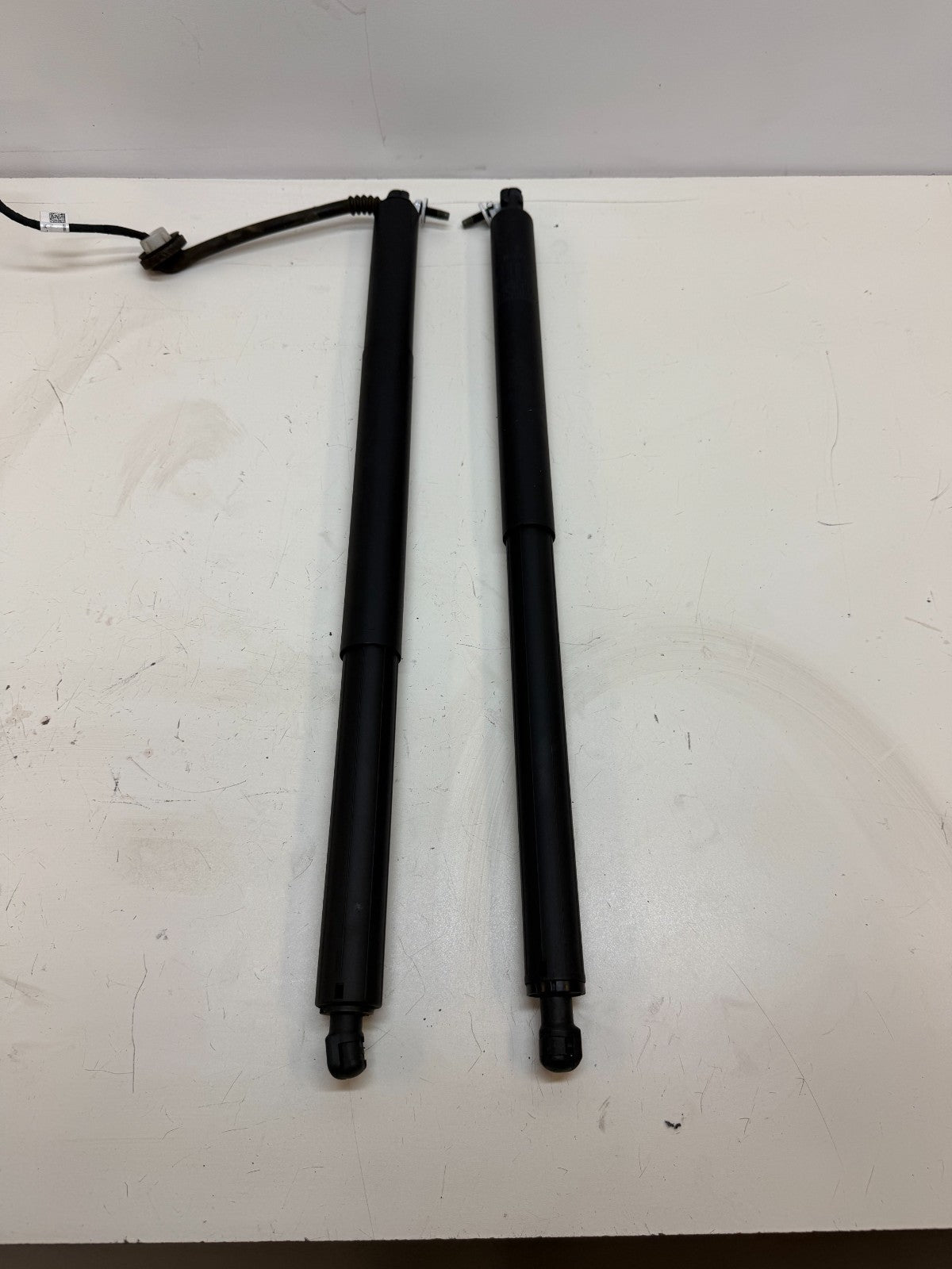 2020-2023Tesla Model Y Liftgate Trunk Struts Shocks Set 1500601-00-B