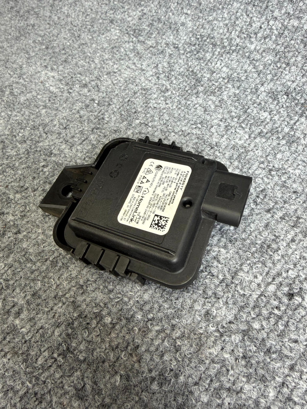 2017–2023 TESLA MODEL 3 HOMELINK GARAGE DOOR OPENER MODULE OEM, 1114984-00-B