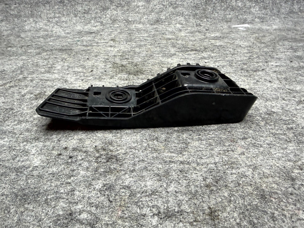 ♦️2017 - 2023 TESLA MODEL 3 RIGHT SIDE BUMPER BRACKET PLASTIC OEM, 1083993-00-D