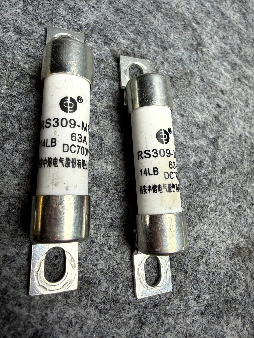 ♦️17-23 TESLA MODEL 3 82 KW 63A 700VDC HV BATTERY FUSE SET OF 3 OEM 1611034-00-A