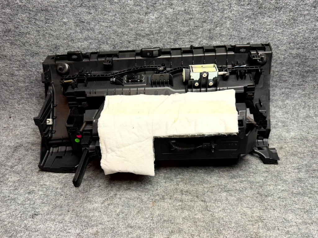 ♦️17-23 TESLA MODEL 3 FRONT GLOVE BOX STORAGE COMPARTMENT ASSY OEM, 1083331-00-A