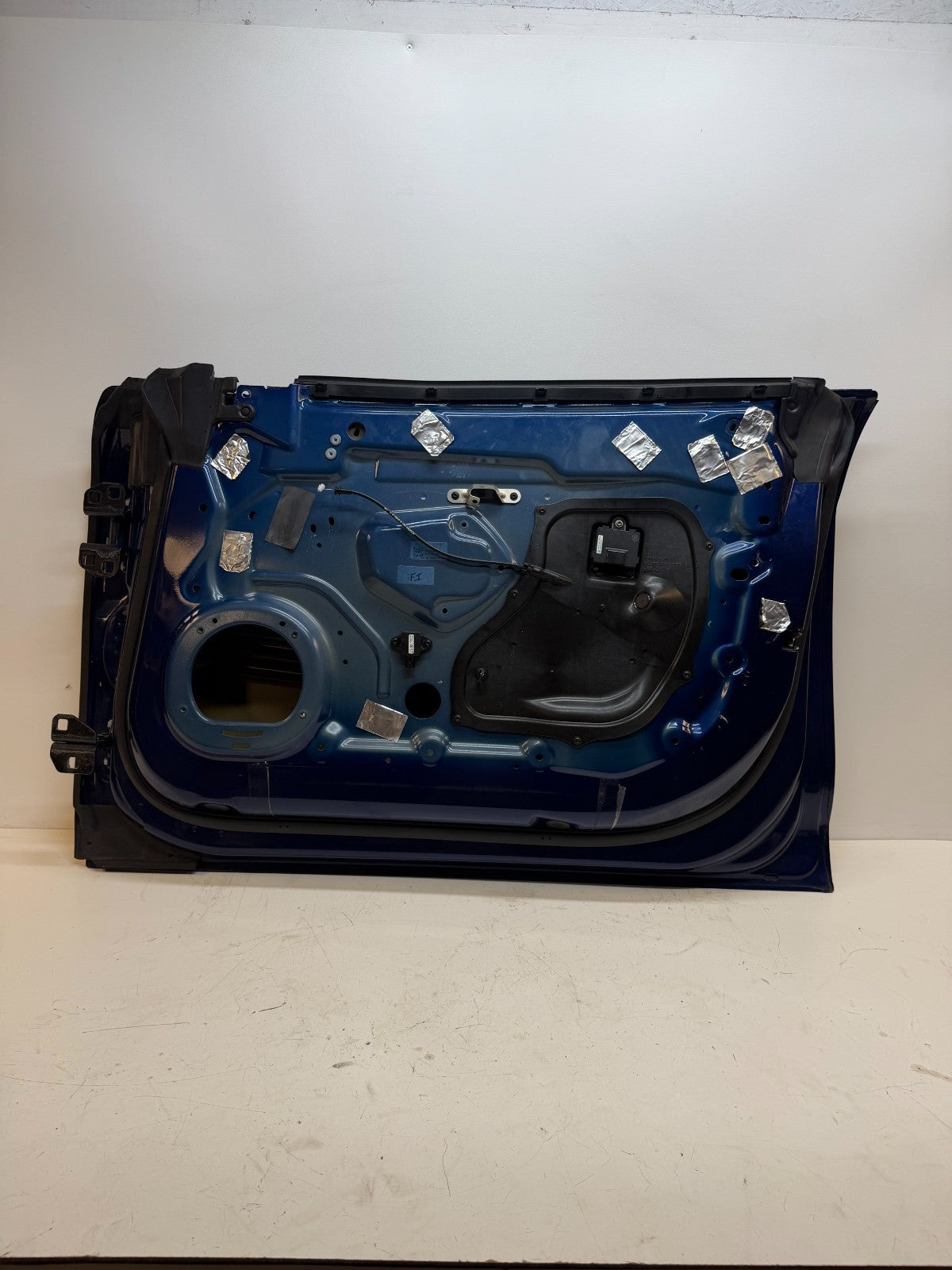 12-20 TESLA MODEL S FRONT RIGHT PASSENGER SIDE DOOR SHELL PANEL