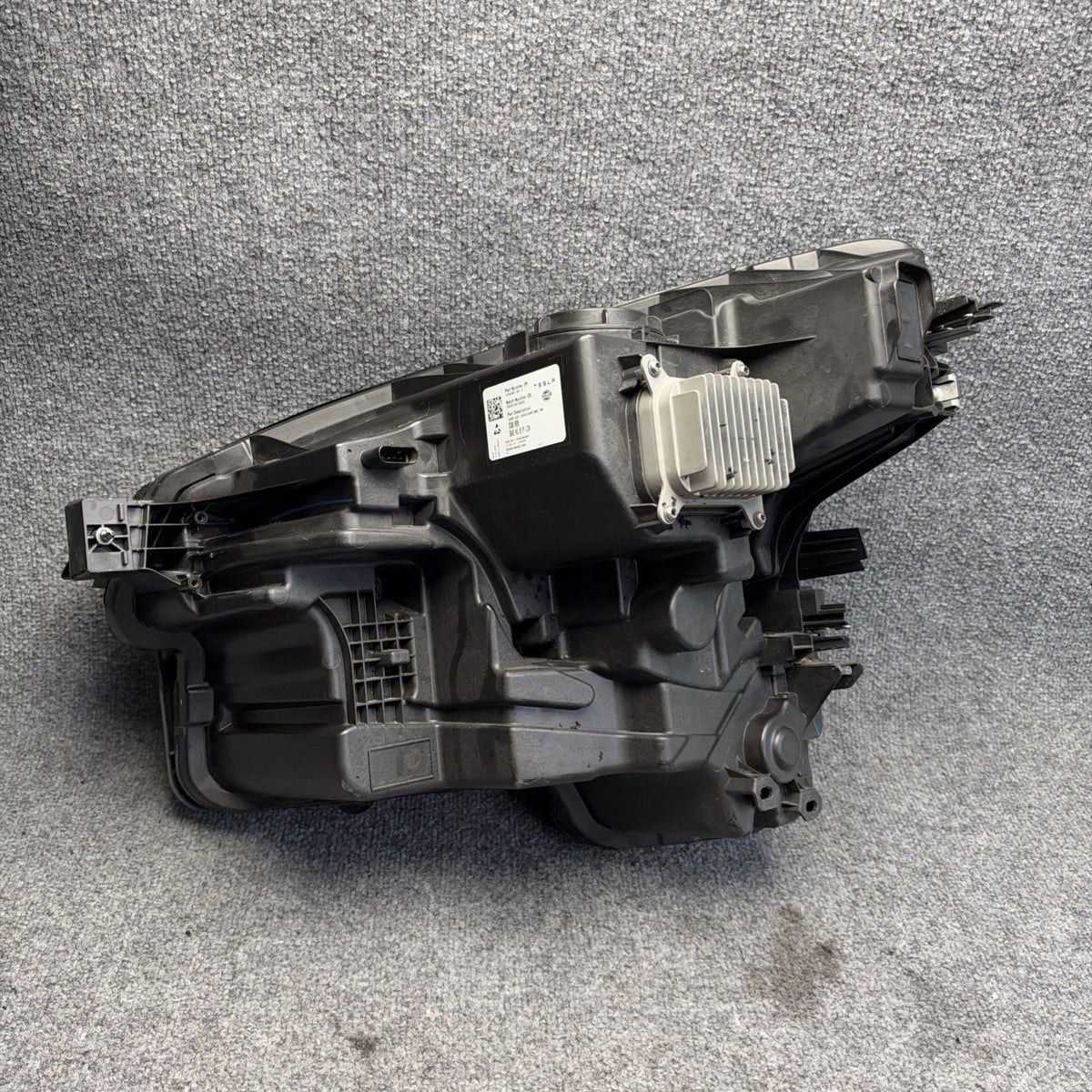 2025-2026 Tesla Model Y Juniper OEM RH Headlight 1918348-00-E