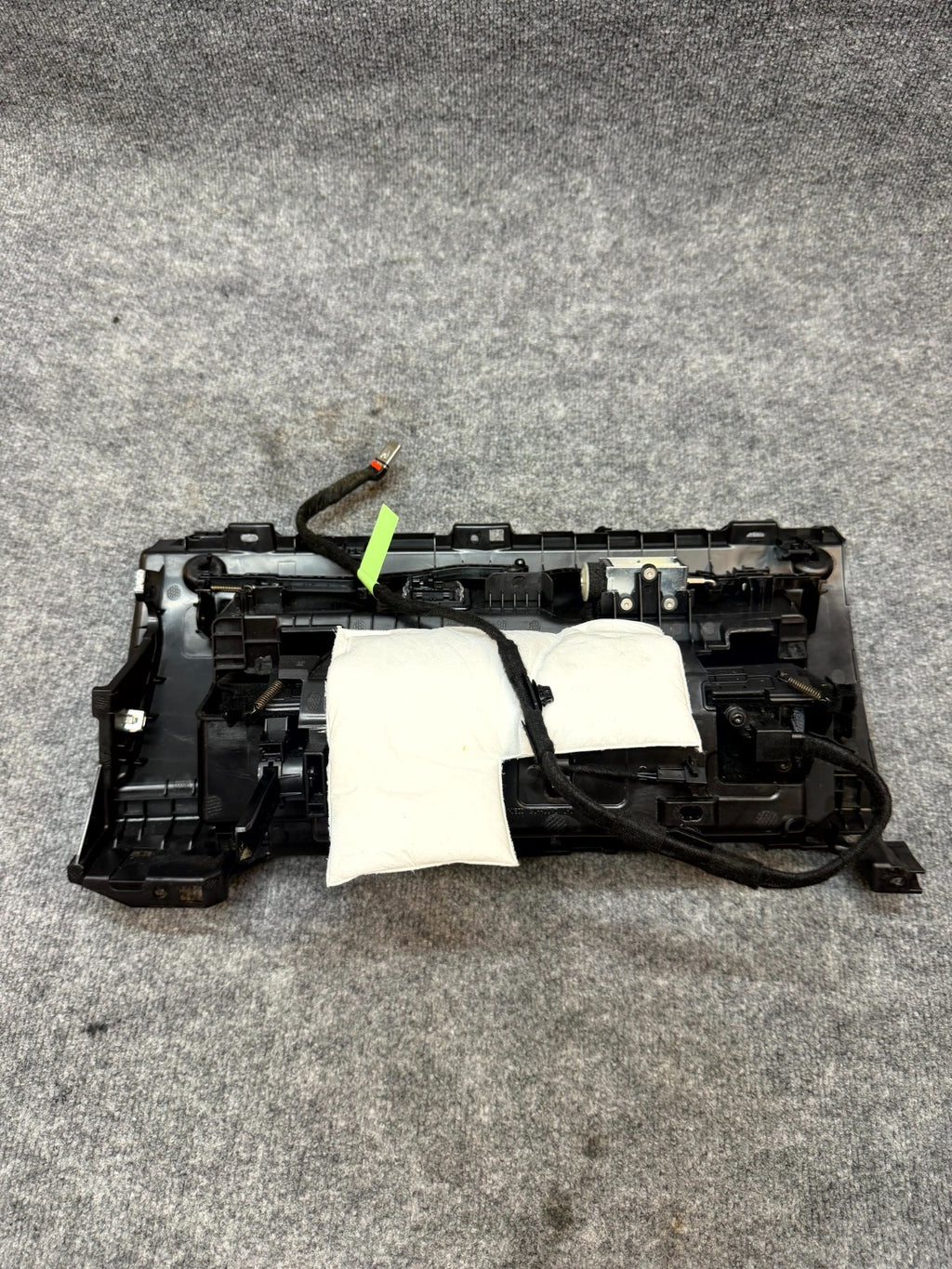2020 - 2024 TESLA MODEL Y DASH GLOVE BOX COMPARTMENT STORAGE OEM, 1083331-00-A