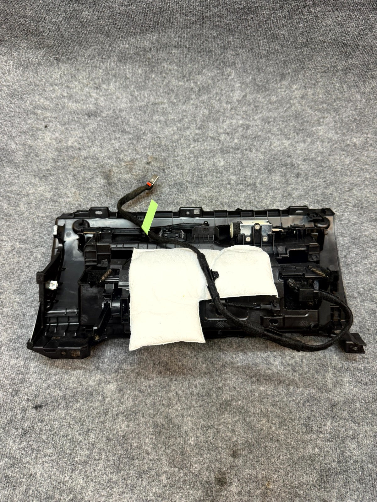 2020 - 2024 TESLA MODEL Y DASH GLOVE BOX COMPARTMENT STORAGE OEM, 1083331-00-A