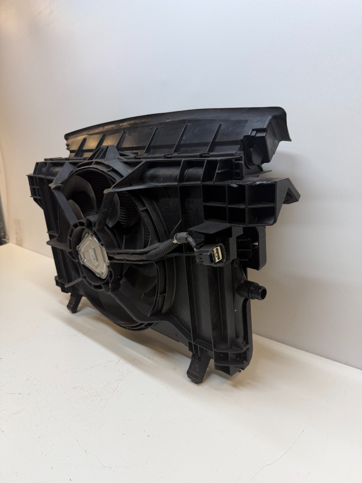 20-24 Model Y Radiator Cooling Fan Shroud Active Grille Shutter 1494159-00-C