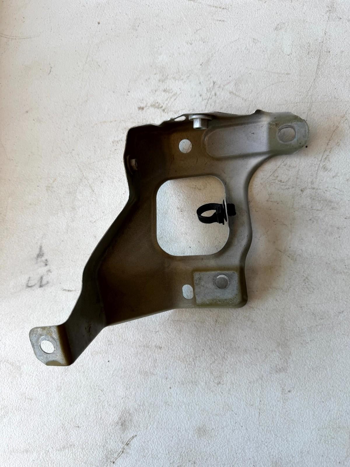 2017-2023 Tesla Model 3 Front Right Side Fender Mount Bracket OEM, 108601600D