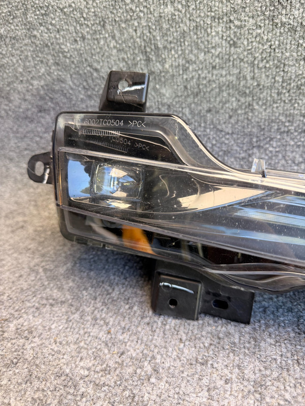 2017- 2023 Tesla Model 3 Right Passenger 3 Pin Fog Light Lamp 1077392-00-F