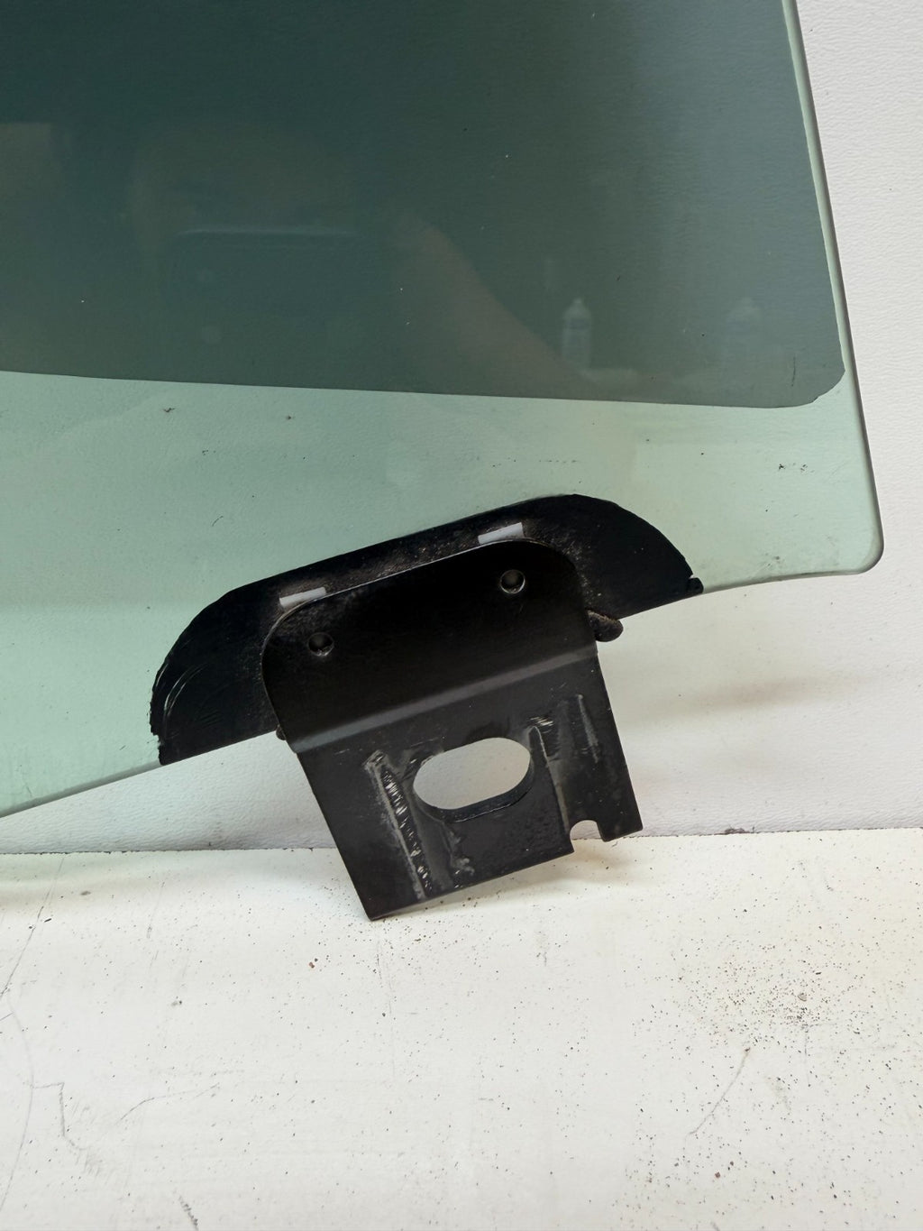 2012-20 Tesla Model S Front Right Passenger Side Door Window Glass 43R-001074
