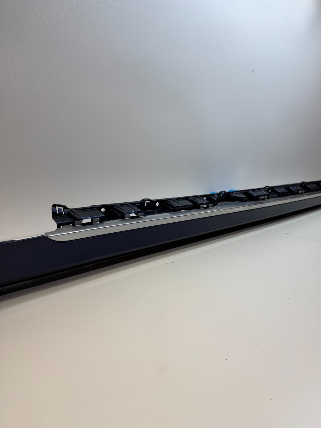12-20 Tesla Model S Right Passenger Side Skirt Rocker Panel Shell 6005875-00-J