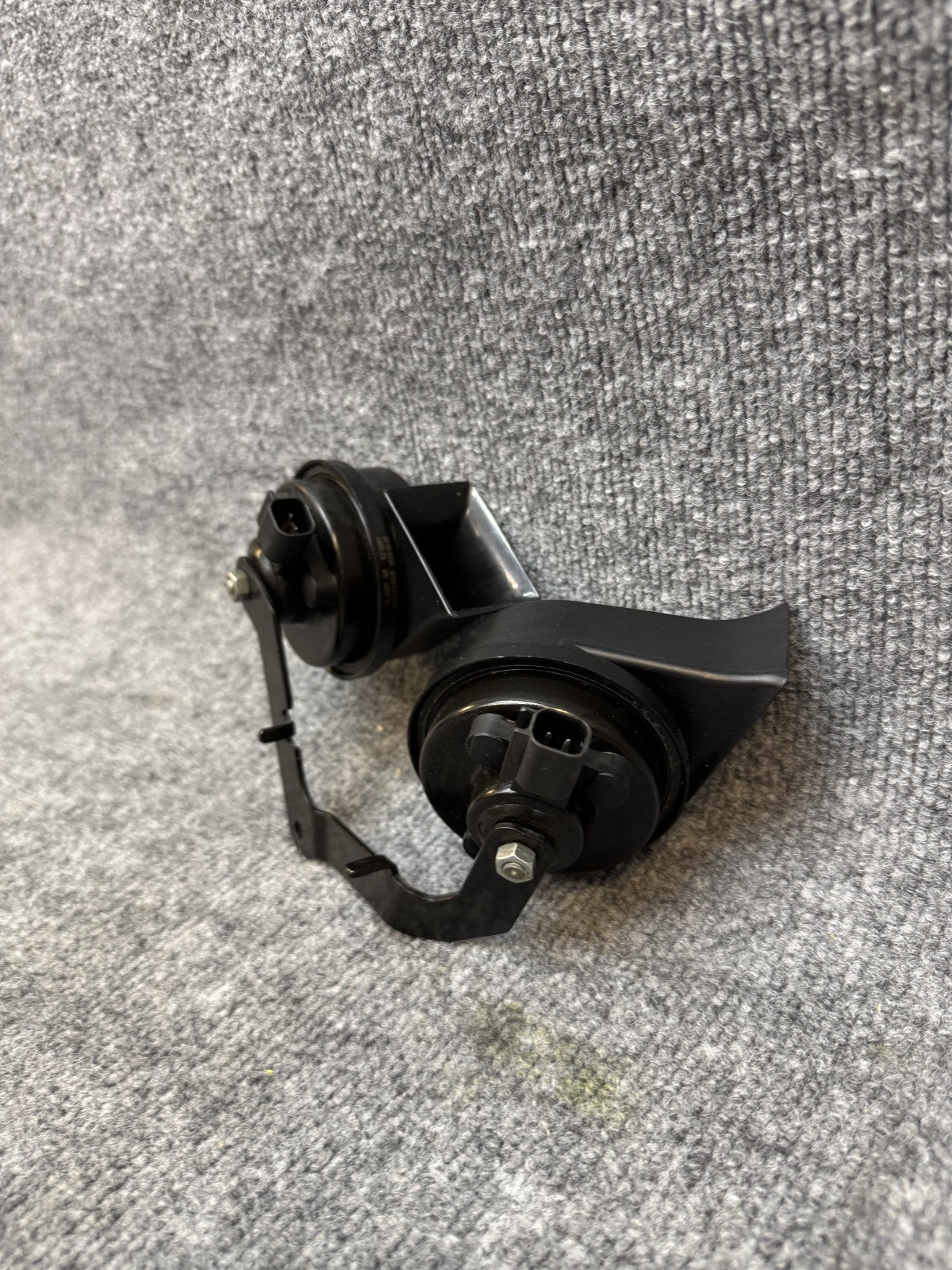 2017-2024 TESLA MODEL 3 Y LEFT/RIGHT LOW/HIGH PITCH HORN BRACKET OEM, 150724200B