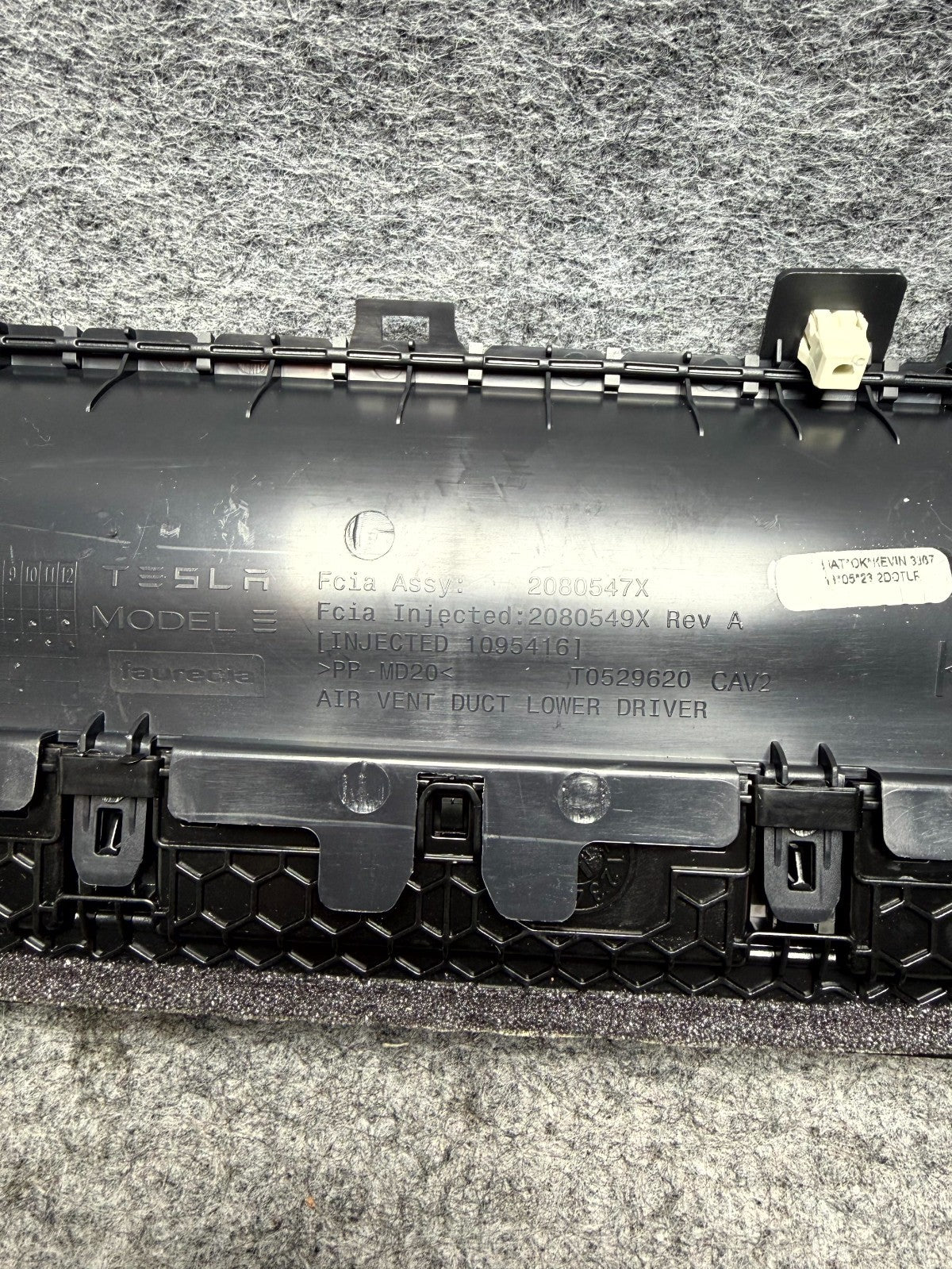 ♦️17-23 TESLA MODEL 3 LEFT DASHBOARD HEATER AC AIR VENT DUCT OEM, 1083320-00-G