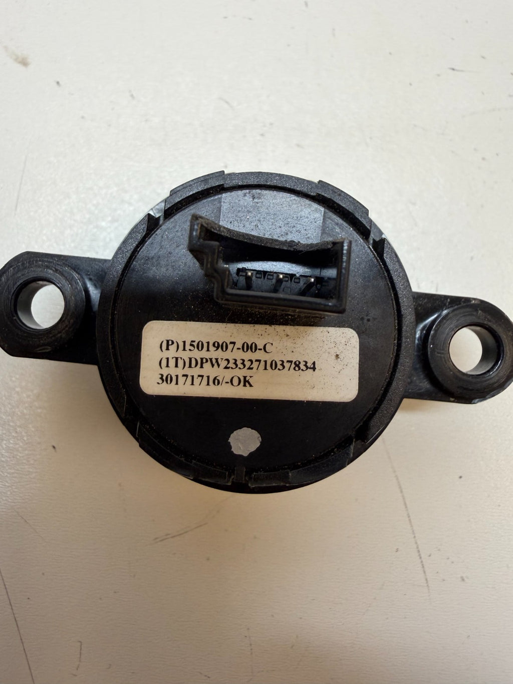 2017-2023 Tesla Model Y Trunk Liftgate Release Open Button Switch 1501907-00-C