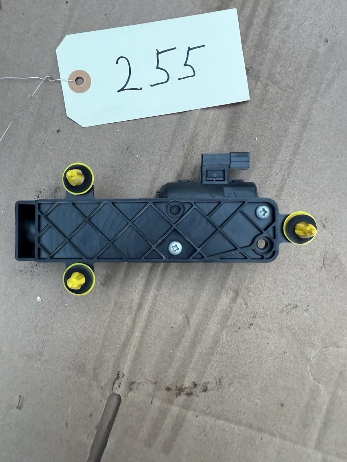 ♦️16-23 TESLA MODEL X FRONT LEFT SIDE DOOR LOCK LATCH ACTUATOR OEM, 1115332 00 B