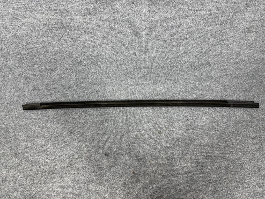 ♦️2017-2023 TESLA MODEL 3 REAR LEFT SIDE DOOR WINDOW BELT MOLDING OEM, 108074501