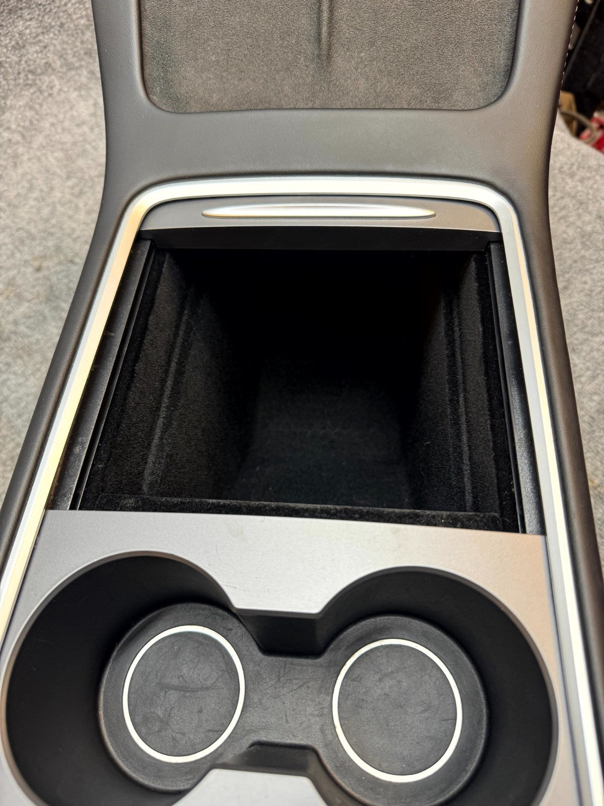 2020 - 2024 TESLA MODEL Y CENTER CONSOLE ARMREST CUPHOLDERS OEM, 1755501-70-C