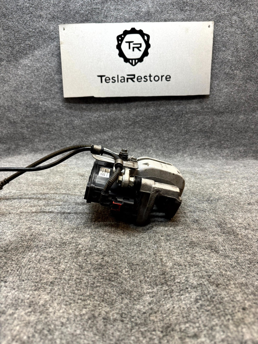 2017 - 2023 TESLA MODEL 3 REAR LEFT SIDE BRAKE CALLIPER W/HOSE OEM 1044623-00-J