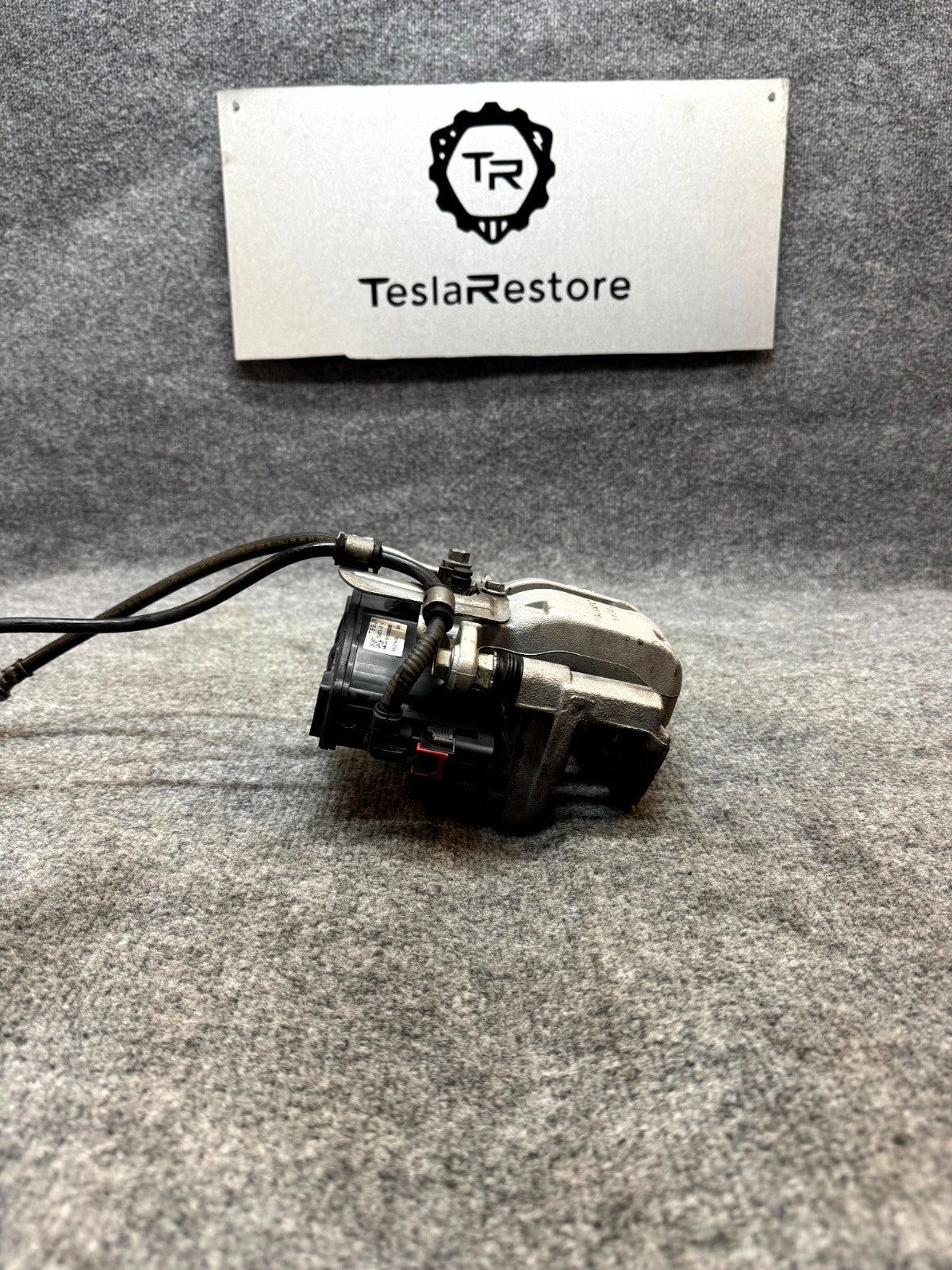 2017 - 2023 TESLA MODEL 3 REAR LEFT SIDE BRAKE CALLIPER W/HOSE OEM 1044623-00-J