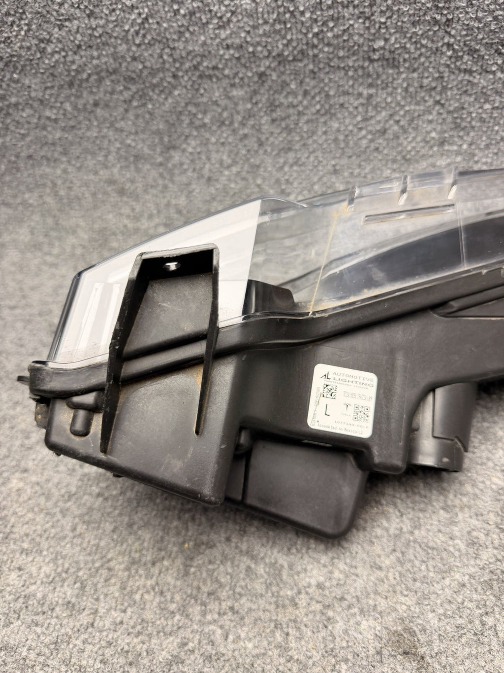 OEM 2017-2023 Tesla Model 3 Left Front LED Fog Light Lamp 2 Pin 1077389-00-F