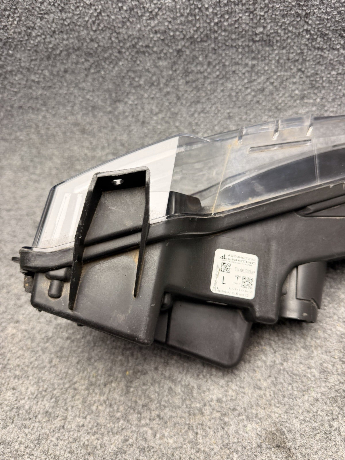 OEM 2017-2023 Tesla Model 3 Left Front LED Fog Light Lamp 2 Pin 1077389-00-F