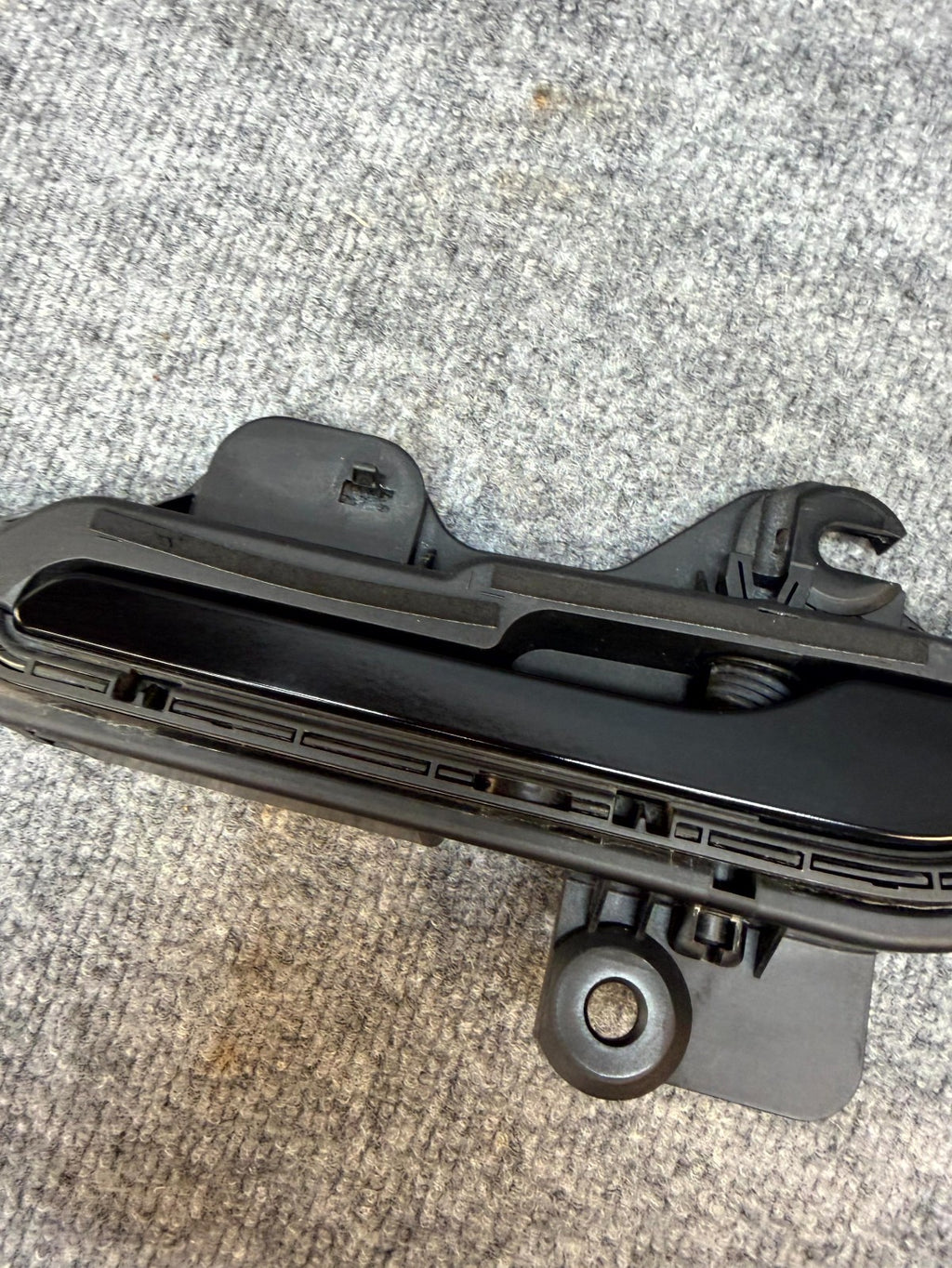2020 - 2024 TESLA MODEL Y FRONT/REAR LEFT SIDE DOOR HANDLE OEM, 1528114-00-D