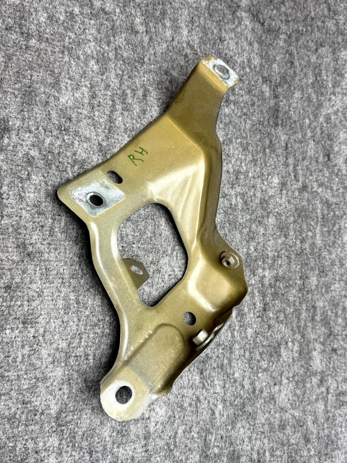 ♦️17–23 TESLA MODEL 3 FRONT RIGHT SIDE FENDER SUPPORT BRACKET OEM, 1086016-00-D