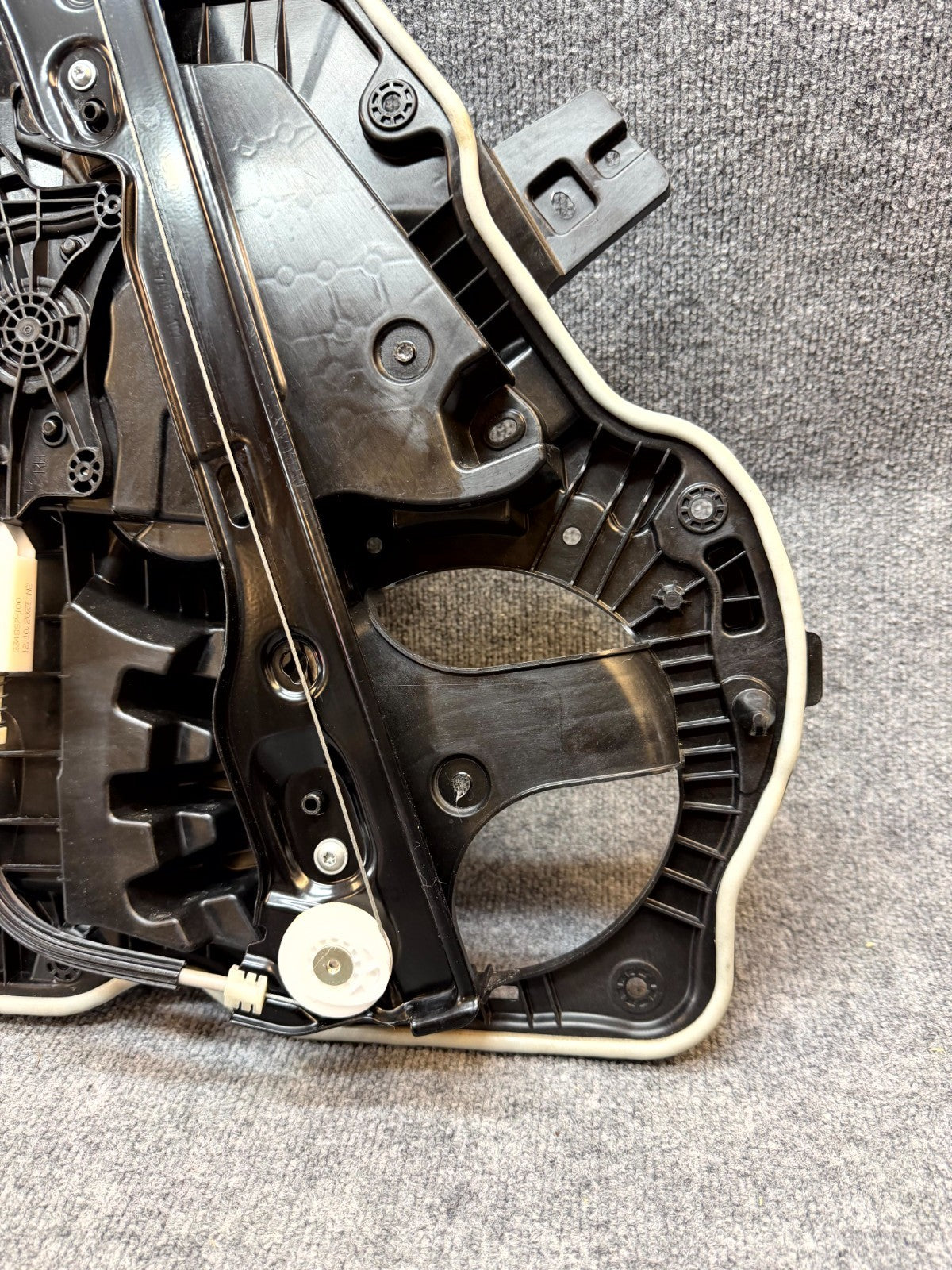 2020-2024 TESLA MODEL Y FRONT RIGHT DOOR WINDOW REGULATOR & MOTOR OEM,149550900J