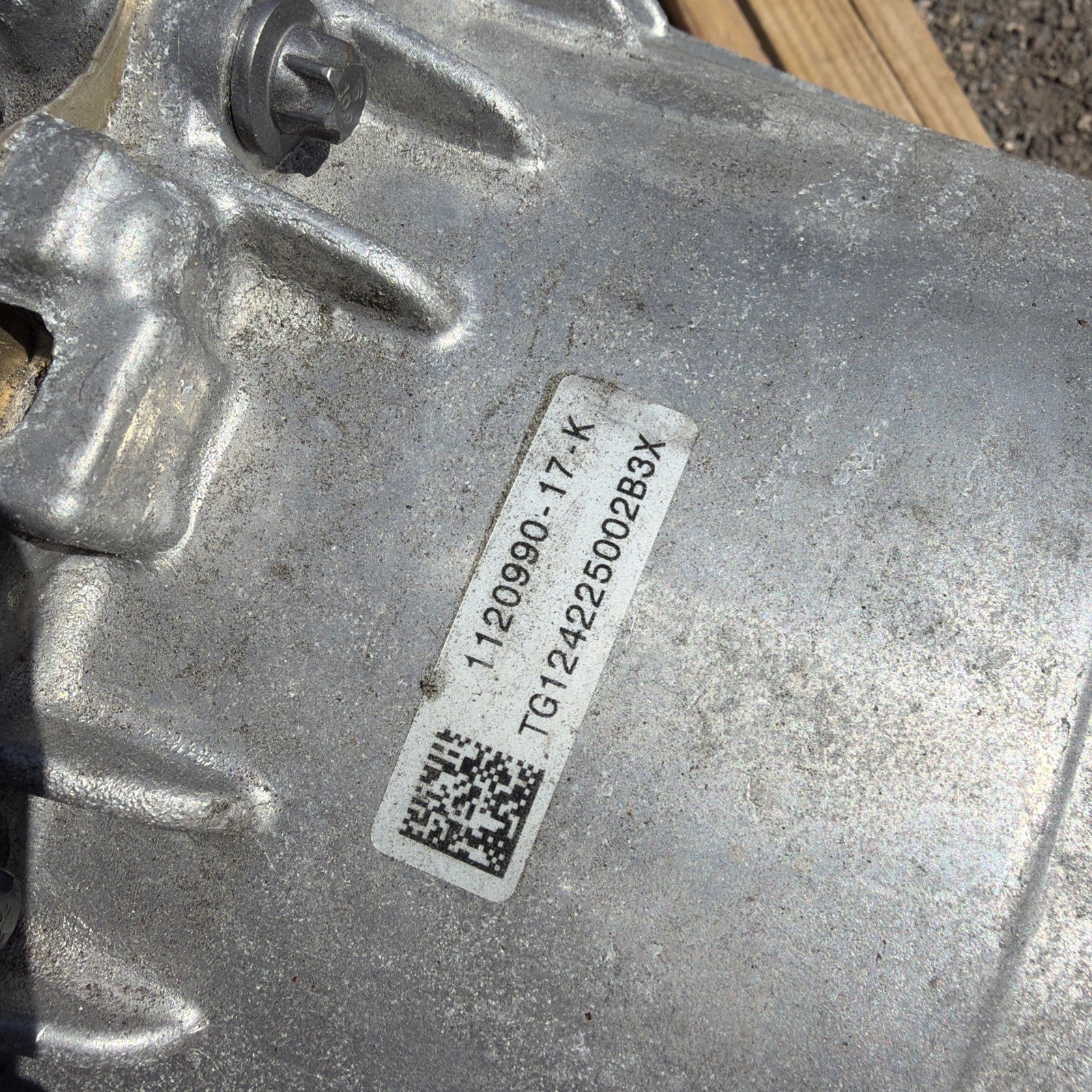 24-26 Tesla Model Y Rear Drive Unit Motor 3K ml AP4.0 Low Current 1120990-17-K