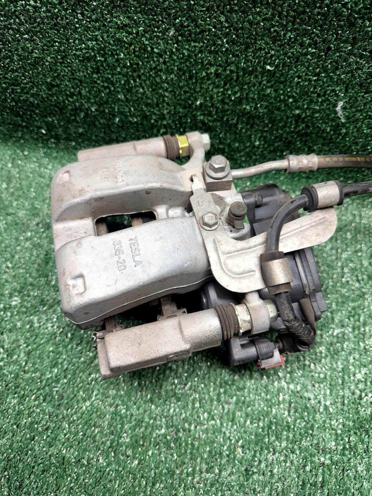 ♦️20–23 TESLA MODEL 3/Y RIGHT SIDE BRAKE CALIPER W/ BRAKE HOSE OEM,1044623-00-J