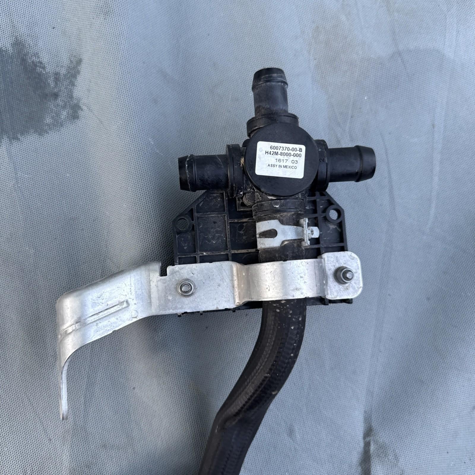 12-20 Tesla Model S X Heater Coolant System Pump 4WAY Actuator OEM, 6007370-00-B