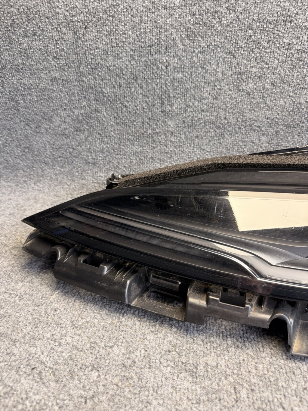 2025-2027 Tesla Model 3 Front left Driver Side LED Headlight 1694086-00-G