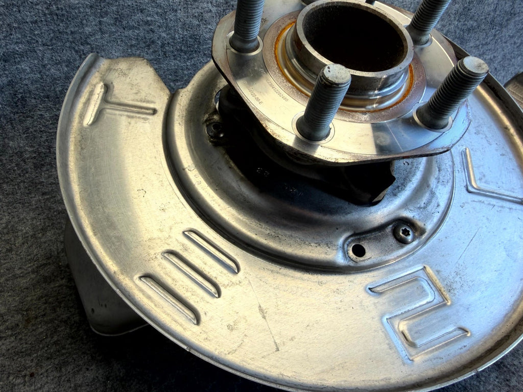 ♦️17-23 TESLA MODEL 3 FRONT RIGHT SPINDLE KNUCKLE HUB & SHIELD OEM, 1044122-00-E