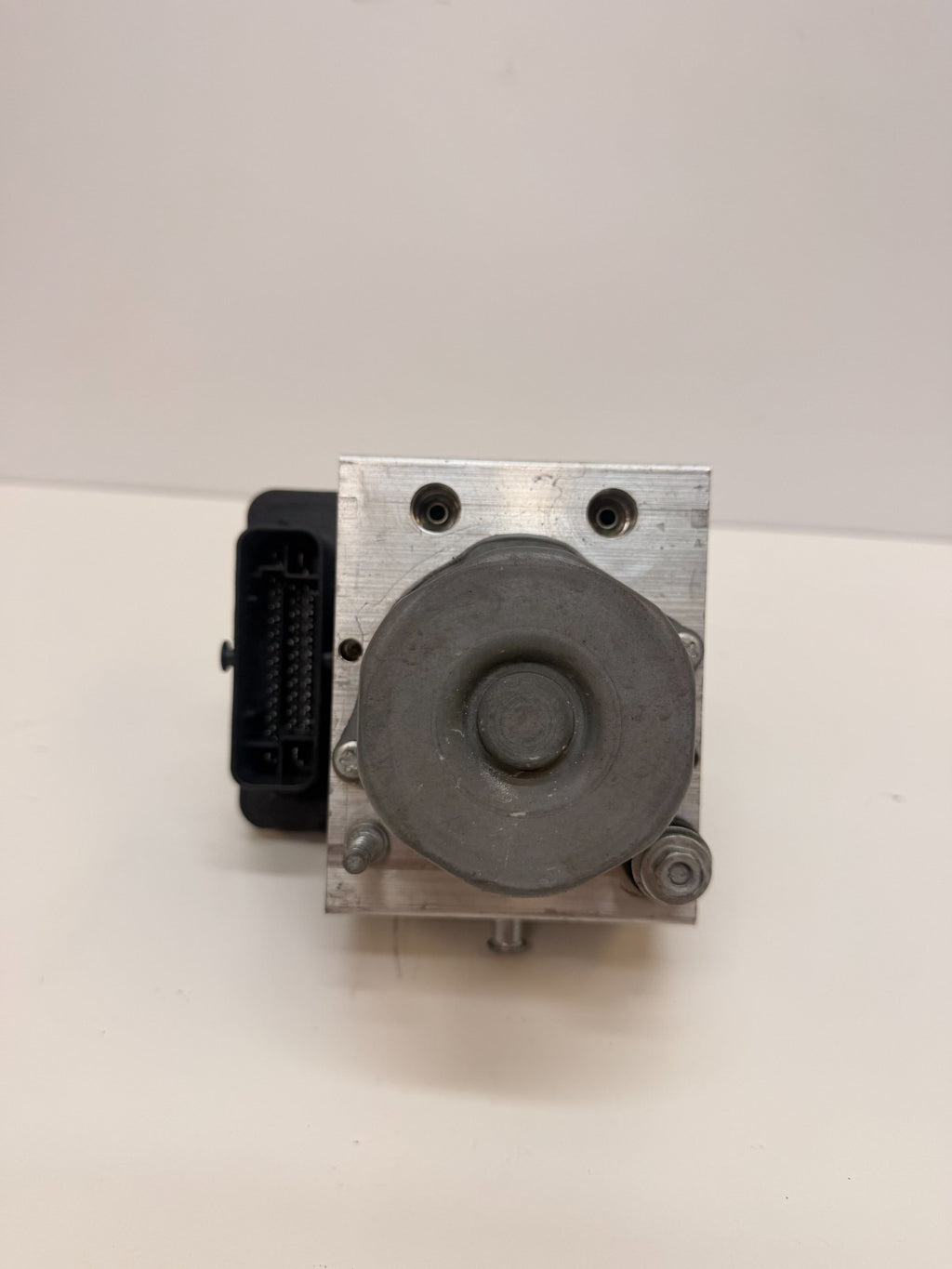 2012-2020 TESLA MODEL S ABS Anti Lock Brake Pump Module Unit 1037797-00-C