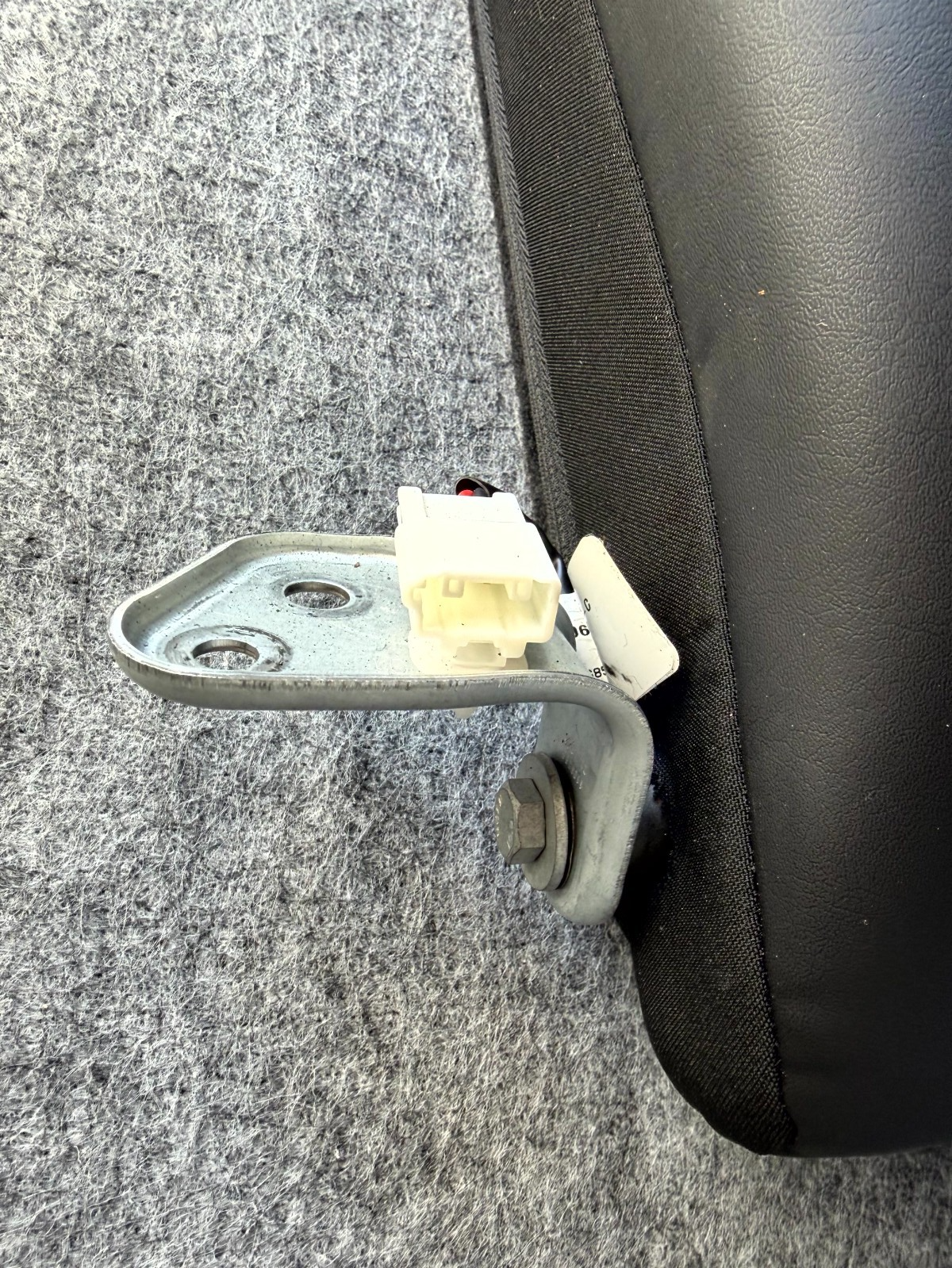♦️2017-2023 TESLA MODEL 3 REAR RIGHT UPPER SEAT CUSHION LEATHER OEM, 1455036-00