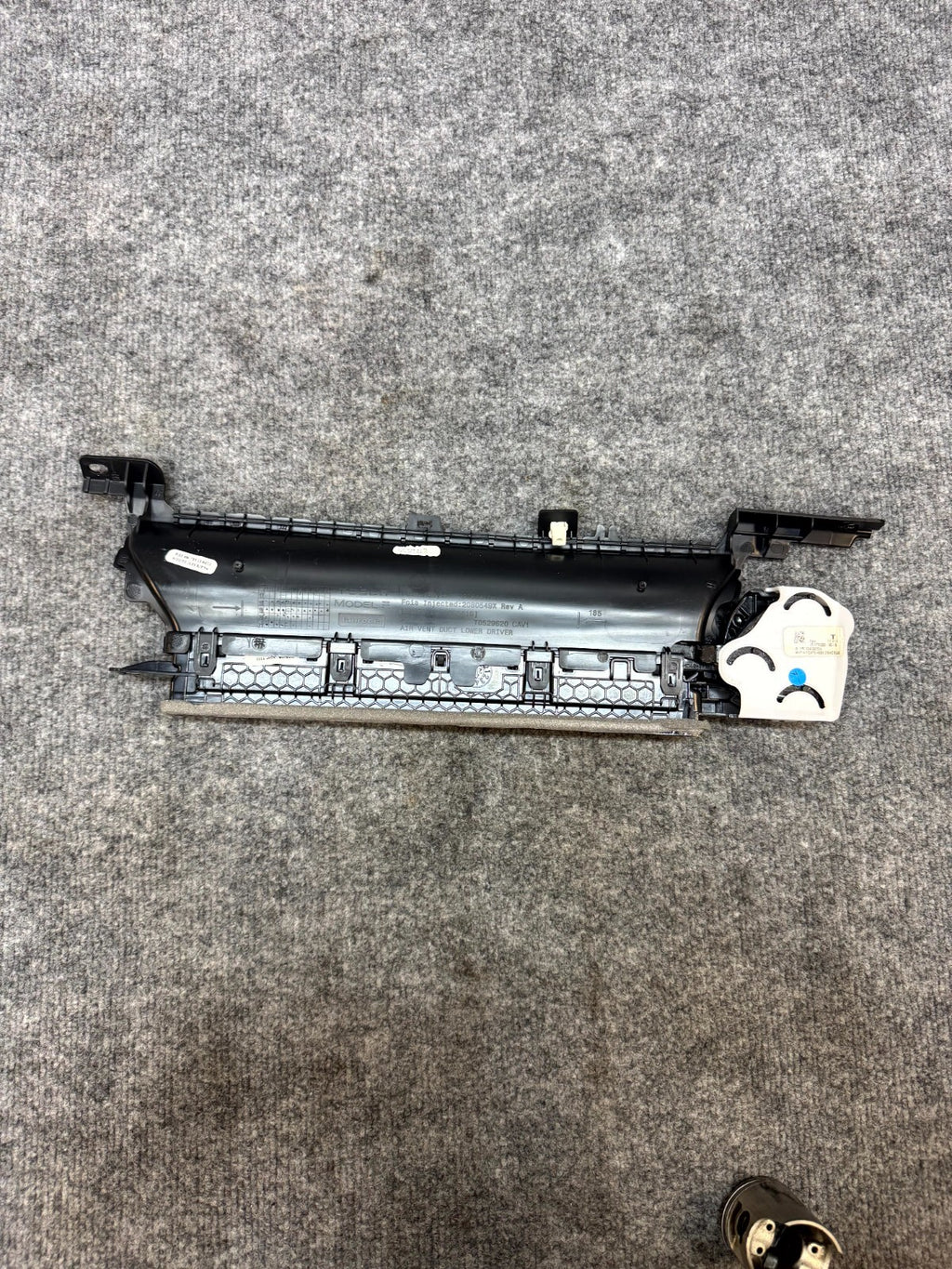 2017–2023 TESLA MODEL 3 FRONT LEFT AIR VENT GRILLE COVER TRIM OEM, 1083320-00-G