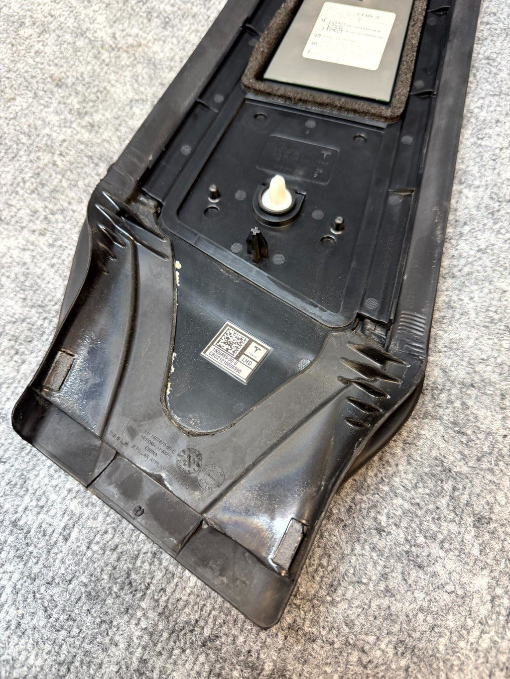 2020-2023 TESLA MODEL Y LEFT B PILLAR APPLIQUE COVER W/CAMERA OEM, 150688500G