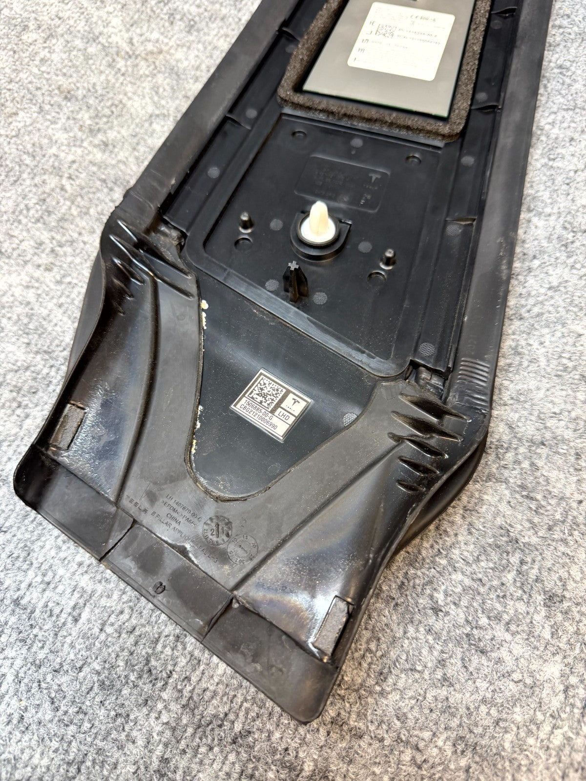 2020-2023 TESLA MODEL Y LEFT B PILLAR APPLIQUE COVER W/CAMERA OEM, 150688500G