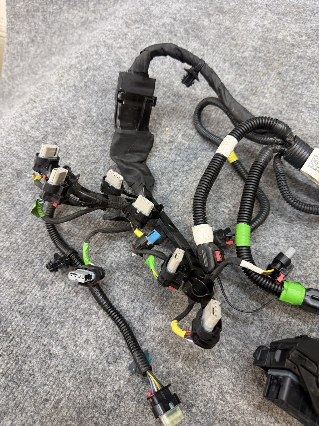 2020-2024 TESLA MODEL Y SUPERMANIFOLD WIRING HARNESS HEAT PUMP OEM, 2068767-00-C