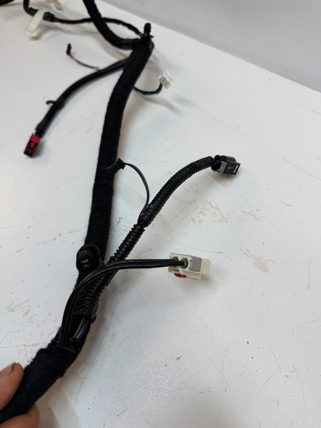 20-24 Tesla Model Y Rear Liftgate Trunk Wiring Harness & Connector 1616689-00-C